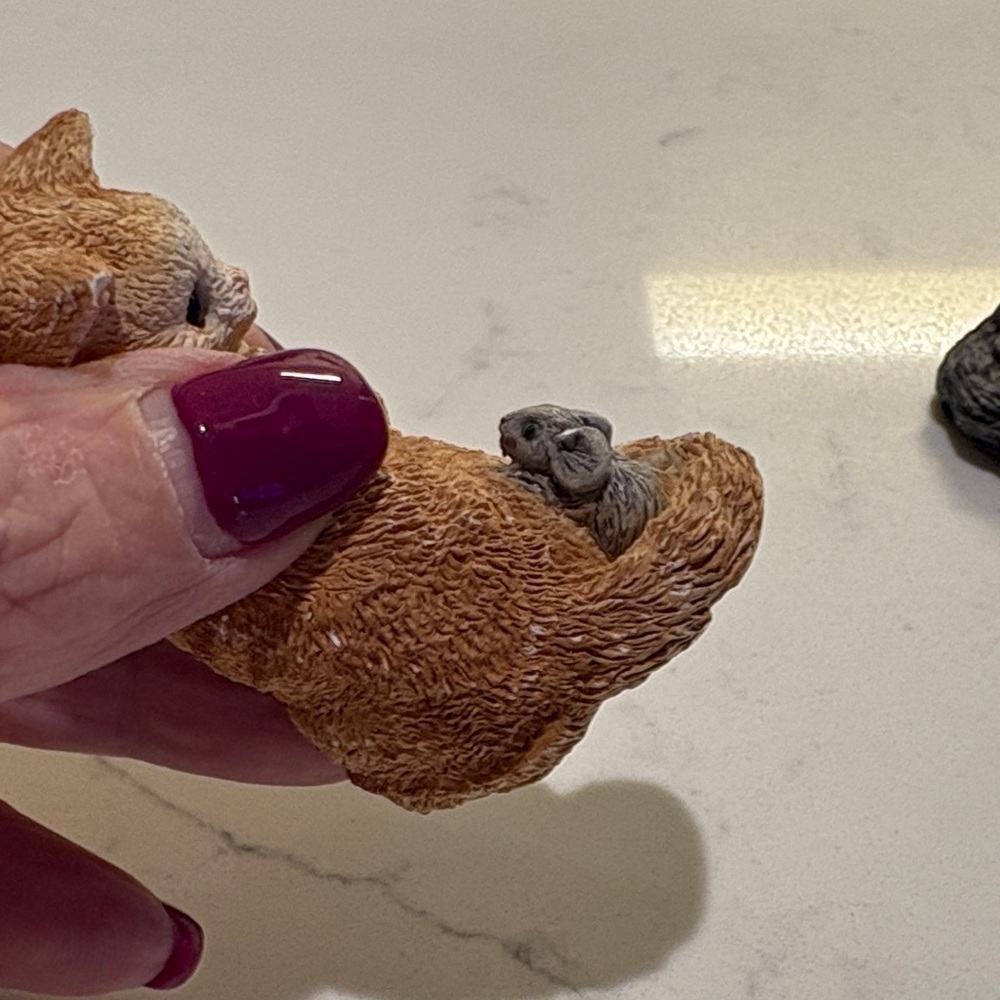 Set of Three Cat Figurines - Picture 5 of 9